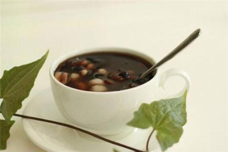 阿牛与仙草饮品